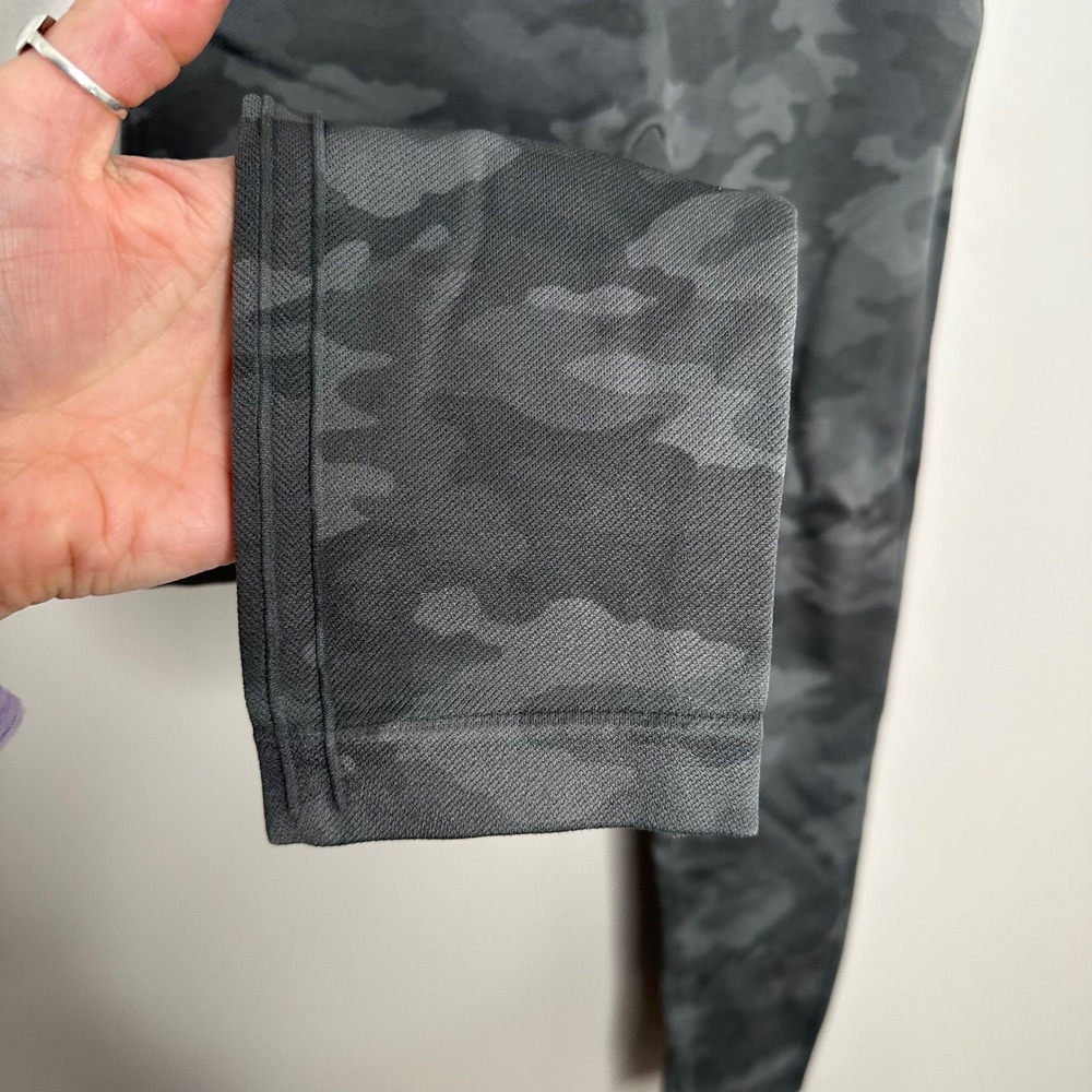 SPANX Women's‎ Camo Seamless Leggings Cropped Capri Activewear Athleisure M - Picture 2 of 4